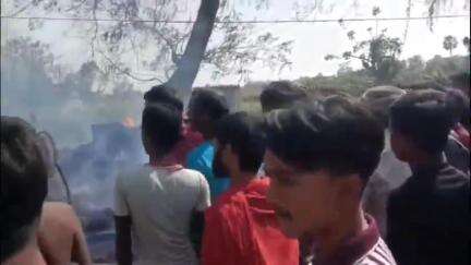 मोकामा: मोकामा के छतरपुरा में भीषण आग, कई झोपड़ियाँ जलकर राख