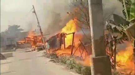औराई: बनवास पुर गांव में खाना बनाते समय लगी आग, पांच घर जलकर राख, दस लाख से ज़्यादा का नुकसान