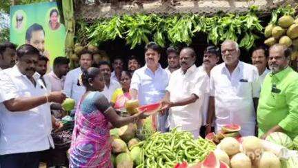அரக்கோணம்: அரக்கோணத்தில் அதிமுக சார்பில் தண்ணீர் பந்தல் திறப்பு விழா- எம்எல்ஏ, முன்னாள் எம்பி பங்கேற்பு