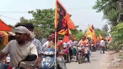 বলাগড়: বলাগর রেলস্টেশন থেকে শেরপুর মাঠ পর্যন্ত এক বিরাট শোভাযাত্রা করল বলাগরের শ্রী রামনবমী উদযাপন সমিতির পক্ষ থেকে
