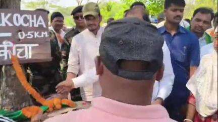 मुसाबनी: शिक्षा मंत्री रामदास सोरेन ने मुसाबनी प्रखंड में दो सड़कों का शिलान्यास किया