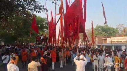 पड़वा: जय श्रीराम और जय बजरंगबली के उद्घोष से गुंजा अखाड़ा जुलूस, हजारों की भीड़ उमड़ी