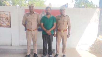 कैंपियरगंज: चिलुआताल थाना क्षेत्र में कूट रचना कर अवैध पासपोर्ट बनवाने के आरोप में पुलिस ने एक अभियुक्त को किया गिरफ्तार