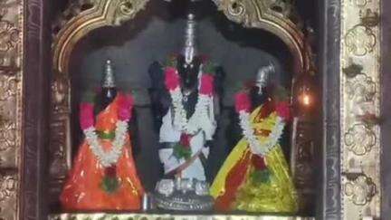 திருச்சுழி: ரெட்டியாபட்டி பகுதியில் ஸ்ரீ ராம நவமியை முன்னிட்டு ஸ்ரீ வரதராஜ பெருமாள் ஸ்ரீதேவி ஸ்ரீ பூதேவி தாய்மார்கள் திருக்கல்யாண நிகழ்ச்சி நடைபெற்றது