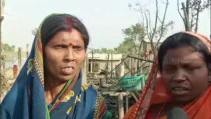 औराई: चैनपुर गांव में आग लगने से सात घर जलकर राख हो गए, पीड़ितों ने अंचलाधिकारी से की शिकायत