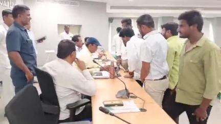 మెదక్: జగిర్యాల్,కొండాపూర్ గ్రామంలో కమ్యూనికేషన్ సమస్య పరిష్కరించాలి; 
బీఎస్పీ రాష్ట్ర కార్యనిర్వాహకసభ్యులు అప్పాజీపల్లి సురేష్
