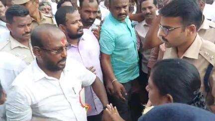 குளத்தூர்: ஒரு லட்சம் பேர் பங்கேற்ற நார்த்தாமலை தேர் திருவிழாவை துவக்கி வைத்தார் ஆட்சியர் அருணா மற்றும் SP அபிஷேக் குப்தா