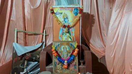 ইলামবাজার: জয়দেব ইয়াংস্টার কমিটির পরিচালনায় রামনবমী উৎসবকে কেন্দ্র করে পরের দিন সন্ধ্যায় খিচুড়ি প্রসাদ আয়োজন করা হয়