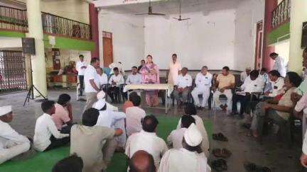 अक्कलकोट: अक्कलकोट तालुक्यातील पानमंगरूळ गावाचा खासदार प्रणिती शिंदे यांनी केला दौरा...