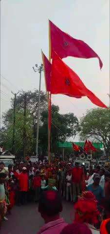 पटमदा: पटमदा में जय श्री राम के नारों से गूंजा, झंडा विसर्जन जुलूस में छऊ नृत्य रहा आकर्षण का केंद्र