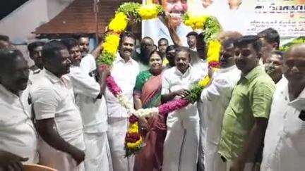 திருச்சுழி: இலுப்பை குளம் பகுதியில் முன்னாள் அமைச்சர் பாஸ்கரன் தலைமையில் அதிமுக பூத் கமிட்டி நிர்வாகிகள் தொடர்பான ஆலோசனை கூட்டம்