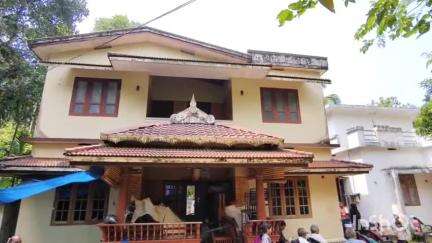 പൊന്നാനി: പുതിയിരുത്തിയിൽ വീട് ജപ്തി ചെയ്ത മനോവിഷമത്തിൽ വയോധിക മരിച്ചു, ബാങ്കിനെതിരെ ആരോപണവുമായി ബന്ധുക്കൾ