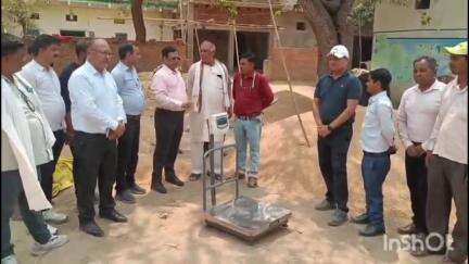 नावानगर: नोखपुर के गेहूं क्रय केंद्र और व्यापार मंडल गोदाम का एफसीआई के कार्यकारी निदेशक ने किया निरीक्षण
