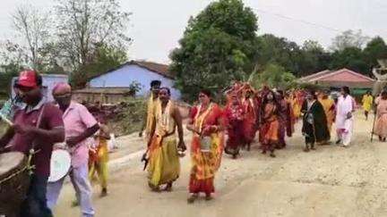 सोनुआ: कलश यात्रा के साथ शुरू हुई मां मंगला की पूजा, क्षेत्र में धूमधाम से मनाया गया उत्सव