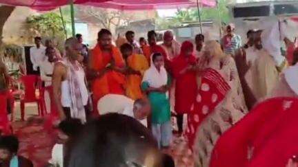 दरौली: दूबा मलपुरवा गांव के तेतर बाबा ब्रह्म स्थान पर सांस्कृतिक कार्यक्रम आयोजित