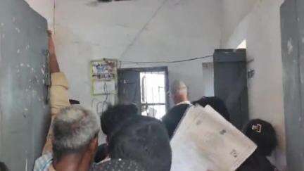 इमामगंज: इमामगंज में आधार पंजीकरण केंद्र पर बढ़ती भीड़, ग्रामीणों ने कर्मी और सुविधा बढ़ाने की मांग की