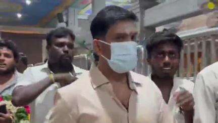 மண்ணச்சநல்லூர்: சமயபுரம் மாரியம்மன் கோவிலில் நடிகர் சந்தானம் சாமி தரிசனம்..