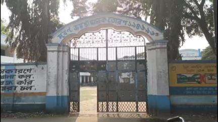 কালীগঞ্জ: মুখ্যমন্ত্রীর ঘোষণা মতই কালিগঞ্জের জুড়ানপুরে স্কুলে ফিরলেন এক চাকরিহারা শিক্ষক