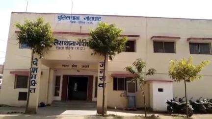 बडोनी: सुनारी में पत्नी से दहेज में 5 लाख रुपये और सोने की चैन मांगी गई, मांग पूरी न होने पर घर से निकाल दिया गया, पति सहित 4 पर मामला दर्ज