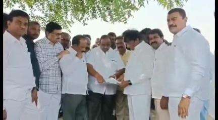 ఎల్కతుర్తి: ఎల్కతుర్తిలో BRS పార్టీ సభా స్థలాన్ని పరిశీలించిన రాష్ట్ర ప్రణాళిక సంఘం మాజీ ఉపాధ్యక్షుడు వినోద్ కుమార్