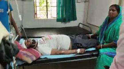 बरहेट: सोनाजोरी गांव के पास एमजीआर रेलवर्कर की मोटरट्रॉली पलटी, दो लोग घायल