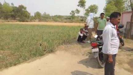 महोली: मुल्ला भेरी के पास सड़क पर तेज रफ्तार ट्रैक्टर ट्राली ने बाइक को मारी जोरदार टक्कर, एक की मौत और एक घायल