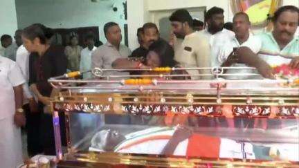 மாம்பலம்: ஏவிஎம் இடுகாட்டில் குமரி ஆனந்தனின் உடல் அரசு மரியாதையுடன் தகனம் செய்யப்பட்டது