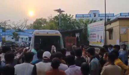 मारगोमुंडा: जयपुर थाना के कधार गांव के पास अज्ञात वाहन की टक्कर से बाइक चालक की मौत, महिला घायल