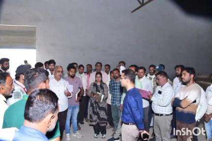 टिमरनी: कलेक्टर आदित्य सिंह ने कुकरावद के उपार्जन केंद्र का किया निरीक्षण