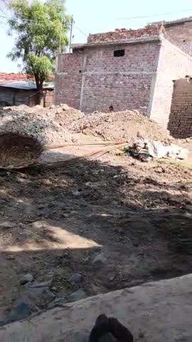 ग्राम डिगवाड में अवेध रूप से खोदे गड्ढे