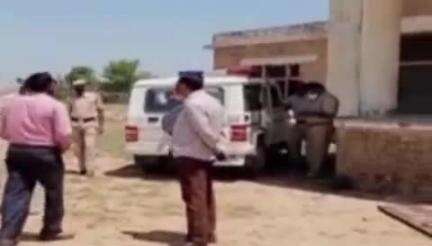 नांगल चौधरी: गांव आंतरी में बुजुर्ग माता-पिता को बेटे ने बंधक बनाकर पीटा, एसडीएम से सुरक्षा और न्याय की मांग