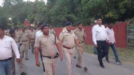 बरेका RPF ने आपातकालीन परिस्थितियों में एहतियाती उपायों हेतु जन-जागरूकता रैली निकाली।
रेल सुरक्षा बल के जवानों ने नागरिकों को दिया सतर्कता, शांति और अनुशासन का संदेश।
"भारत माता की जय" के जयघोष से गूंज उठा बरेका!
