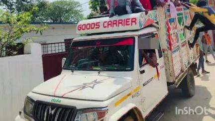 ब्यौहारी: ब्यौहारी पुलिस ने मानपुर मार्ग से मालवाहक वाहन किया ज़ब्त, सवारियों को लेकर जा रहा था वाहन