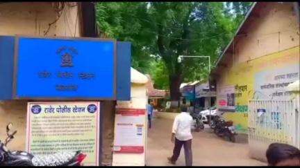 रावेर: रावेर शहरातील बऱ्हाणपूर रोडवर बालाजी वजन काटा समोर तलवार बाळगताना एकाला पकडले, रावेर पोलिसात गुन्हा दाखल