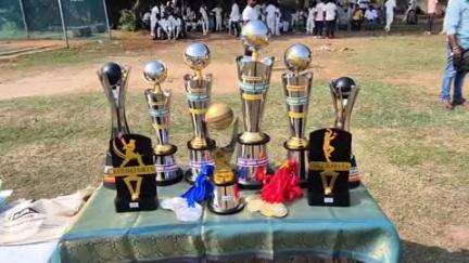 கடலூர்: மஞ்சக்குப்பம் அண்ணா விளையாட்டு அரங்கில் மாவட்ட அளவிலான கிரிக்கெட் போட்டி தொடங்கியது 16 அணிகள் பங்கேற்பு