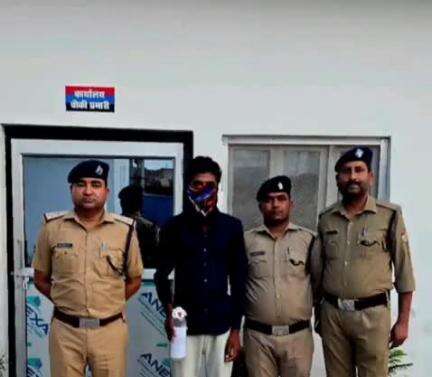 जसपुर: कोतवाली पुलिस ने किशनपुर रोड से 13 लीटर अवैध कच्ची शराब के साथ एक आरोपी को किया गिरफ्तार