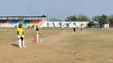 आज सन राइस क्रिकेट सोसायटी मुंगेली के टीम a व टीम b के बीच अभ्यास मैच खेला गया। सभी खिलाड़ियों का प्रदर्शन अच्छा रहा