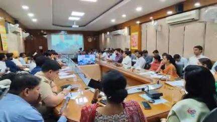 पंचकूला: मुख्यमंत्री नायब सिंह सैनी ने उपायुक्त पंचकूला और अन्य अधिकारियों के साथ बैठक की, सोशल मीडिया पर नज़र रखने की बात कही