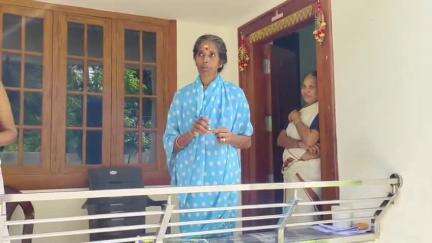 ചാവക്കാട്: ഗുരുവായൂർ മാവിൻചുവട് വീട്ടിൽ കയറി വയോധികയുടെ മാല കവർന്നു