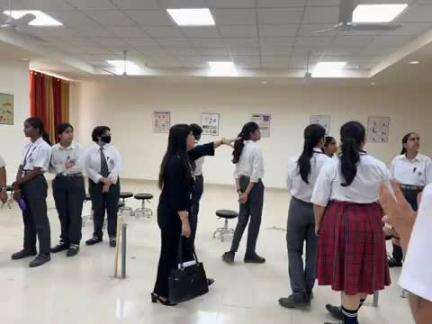 सुल्तानपुर: सनबीम स्कूल के छात्र-छात्राएं चिकित्सा शिक्षा व स्वास्थ्य सेवा की जानकारी के लिए पहुंचे स्वशासी राज्य चिकित्सा महाविद्यालय