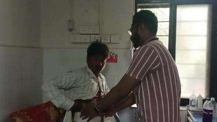 दिंडोरी: करंजाळी येथे चाकू हल्यातील रुग्णाची तत्बेत स्थिर - डॉ महाले वणी ग्रामीण रुग्णालय यांची माहिती
