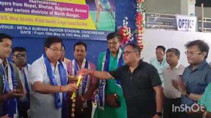 কোচবিহার ১: নেতাজী সুভাষ ইনডোর স্টেডিয়ামে আন্তর্জাতিক ব্যাডমিন্টন কম্পিটিশনের উদ্বোধন করলেন উত্তরবঙ্গ উন্নয়ন মন্ত্রী উদয়ন গুহ