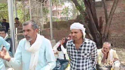 उरई: सिरसा कलार थाना क्षेत्र में युवक ने आर्थिक तंगी से तंग आकर फांसी लगाकर आत्महत्या की, मेडिकल कॉलेज में हुआ पोस्टमार्टम