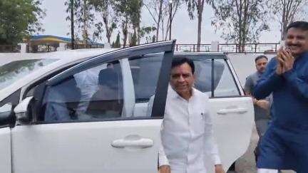 हाटपिपल्या: डिप्टी CM जगदीश देवड़ा पहुंचे हाटपिपल्या, देवगढ़ चौराहे पर MLA मनोज चौधरी के नेतृत्व में BJP कार्यकर्ताओं ने किया स्वागत