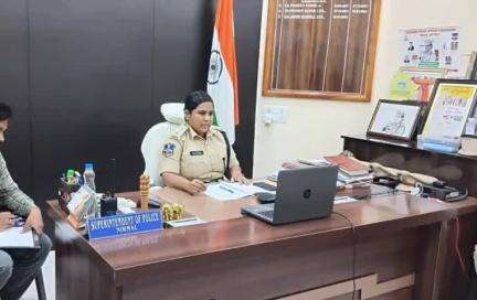 నిర్మల్: పోలీస్ సిబ్బంది సమయపాలన పాటిస్తూ క్రమశిక్షణ, నీతి నిజాయితీగా విధులు నిర్వహించాలి :జిల్లా ఎస్పీ