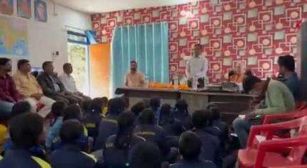नंदप्रयाग: भिकोना देवस्थान में सीके फाउंडेशन द्वारा कम्प्यूटर शिक्षा की जानकारी दी गई, उपजिलाधिकारी रहे मौजूद