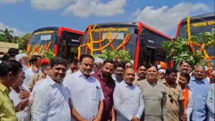 आंबेगाव: मंचर एसटी आगारात नवीन पाच बसचे आमदार वळसे पाटील यांच्या हस्ते लोकार्पण