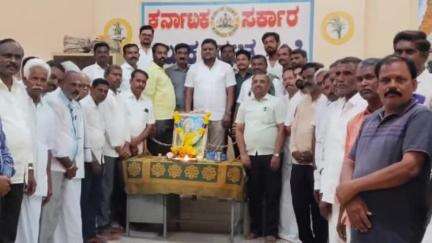 ಕಂಪ್ಲಿ: ತಾಲ್ಲೂಕು ಕಚೇರಿಯಲ್ಲಿ ಶಿವಶರಣೆ ಹೇಮರೆಡ್ಡಿ ಮಲ್ಲಮ್ಮ ಜಯಂತಿ ಆಚರಣೆ