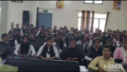 लक्सर: रायसी में हर्ष विद्या मंदिर (PG) कॉलेज पहुँचकर पुलिस ने छात्र-छात्राओं को नशे और साइबर के प्रति किया जागरूक