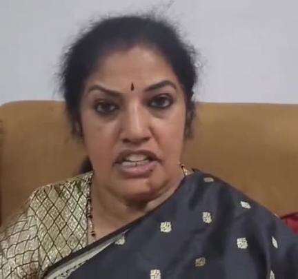 మురళి నాయక్ కు ఘన నివాళులర్పించి కుటుంబానికి సంతాపాన్ని, సానుభూతిని తెలిపిన ఏపీ బీజేపీ చీఫ్, ఎంపీ దగ్గుబాటి పురందేశ్వరి